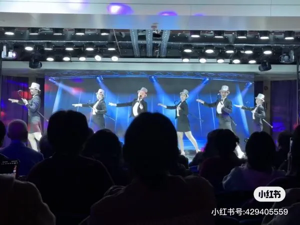 Victoria Cruises 공연