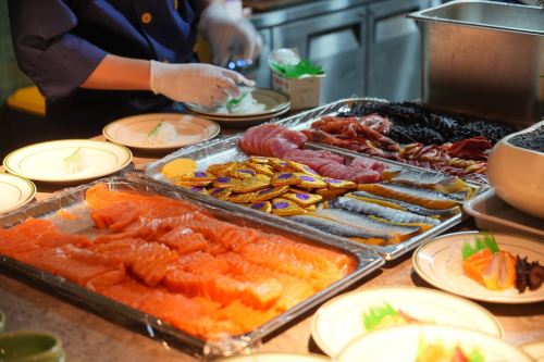 長江覽月號餐廳用餐區