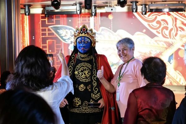 長江覽月號劇院演藝