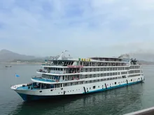 總統二號 三峽郵輪外觀