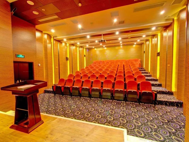 大型雙層影劇院 Large Double-Layer Theater