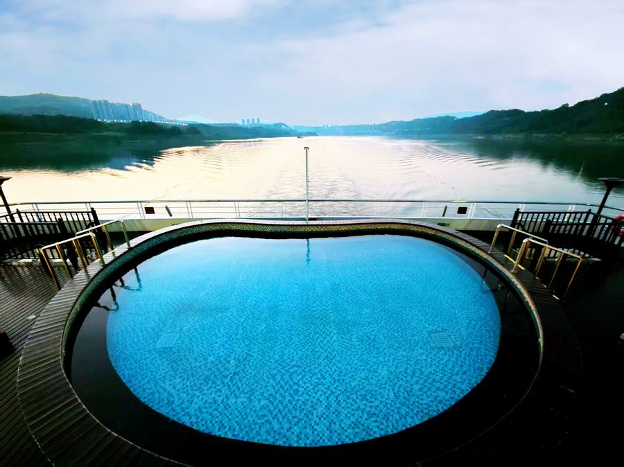 浮光泳館 Floating Light Swimming Pool