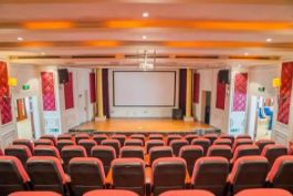 大型雙層影劇院 Large double-layer Theater