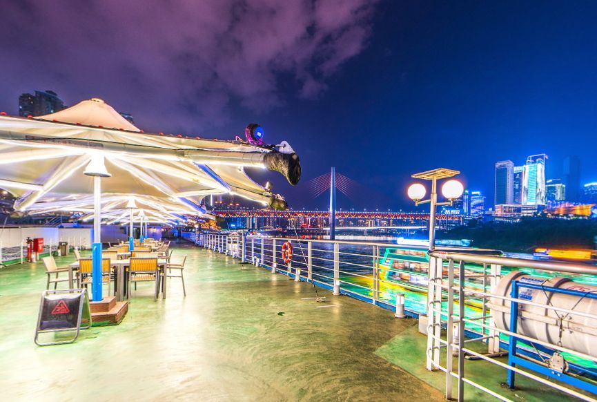 Night view sunshine deck