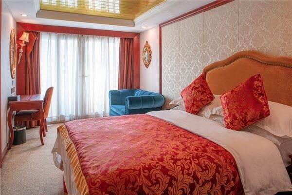 Luxury King Room